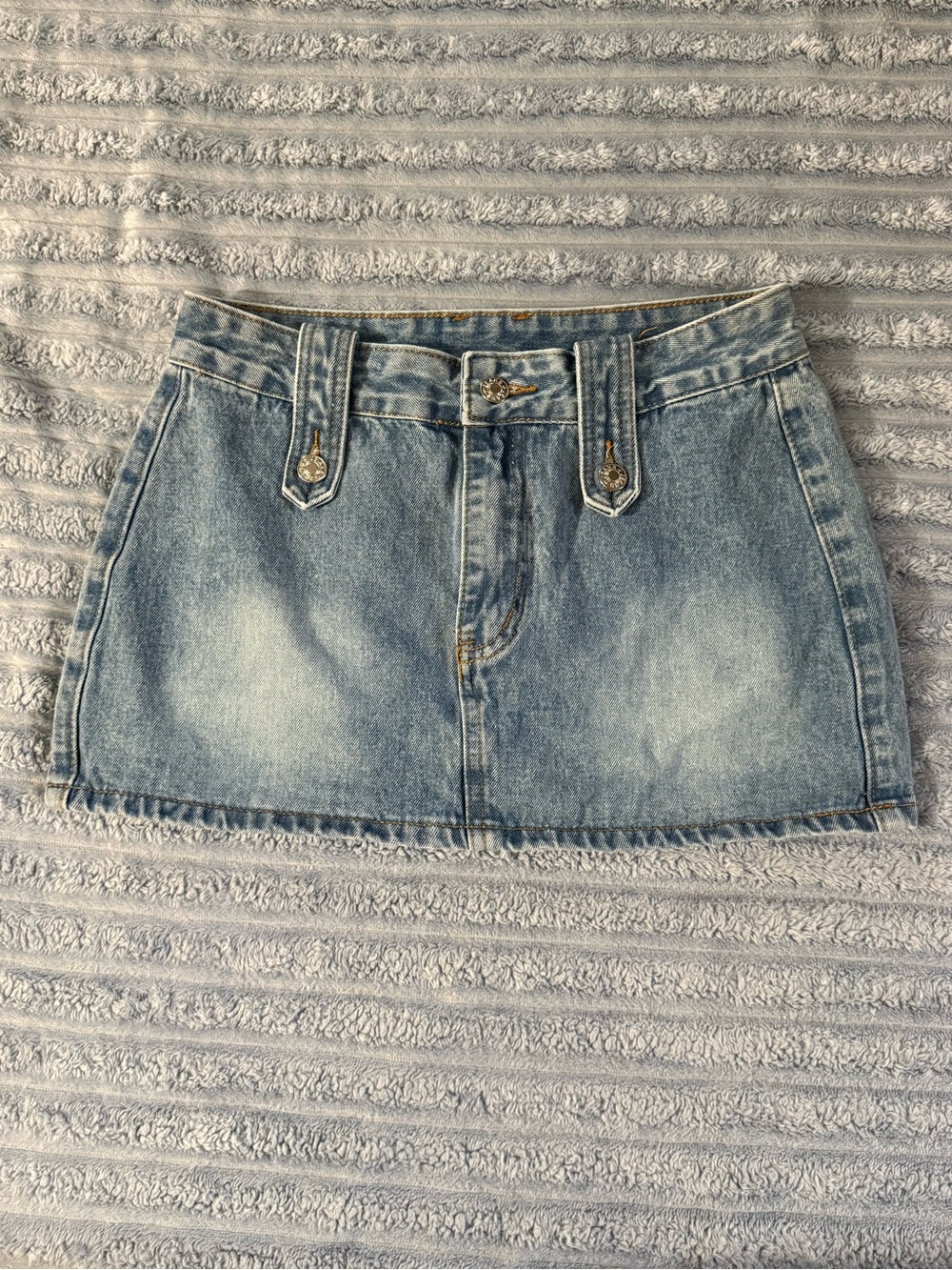 SHEIN Y2K Style Light Wash Denim Mini Skirt – Size Small
